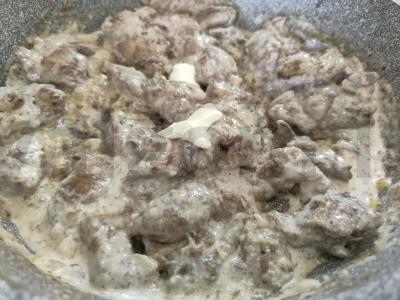 Vištienos kepenėlės grietinėlėje pagrindine nuotrauka