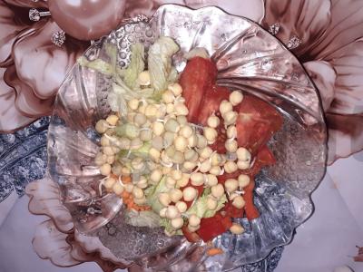 Salotas su daigintu avinžirniu Žingsnis 3