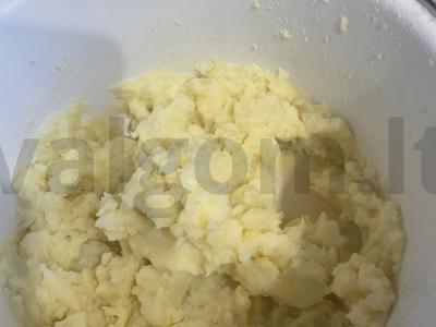 Kukurūzų, sūrio ir faršo apkepas Žingsnis 2