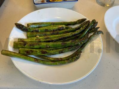 Asparagų garnyras su česnaku pagrindine nuotrauka