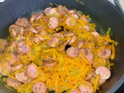 Sūrio sriuba su dešrelėmis Žingsnis 2