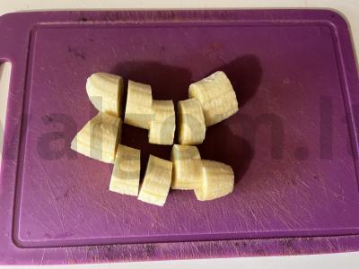 Naudingas bananų ledai su kakavos milteliais Žingsnis 1