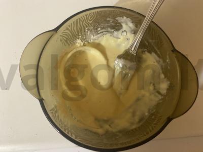 Žiedai iš svogūnų tešloje žiūrint mėgstamą filmą Žingsnis 8