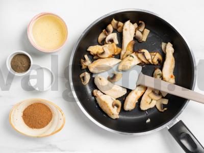 Kalakutienos filė su farfalle makaronais Žingsnis 2