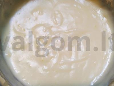 Velykiniai bandelės-nestai Žingsnis 1