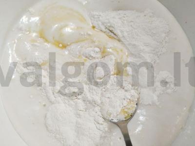 Velykiniai bandelės-nestai Žingsnis 2