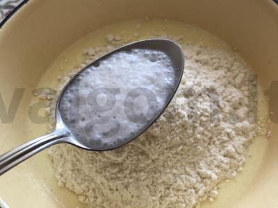 Slyvų pyragas su grietine Žingsnis 2