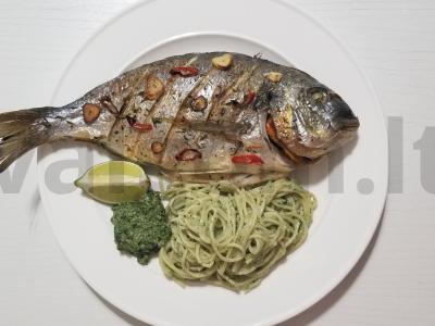 Aštrus doradas su makaronais ir meksikietišku pesto pagrindine nuotrauka