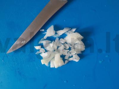 Sotūs vištienos sultinys su kiaušiniu ir žolelėmis Žingsnis 4