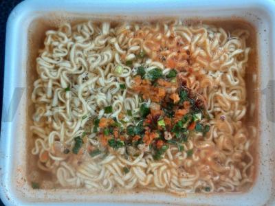 Šiltas salotas „Tolimas kelias“ su virta dešra Žingsnis 1