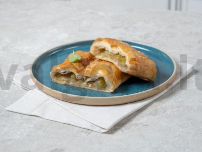 Obuolių pyragas iš sluoksniuotos tešlos pagrindine nuotrauka