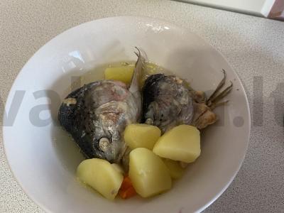 Upėtakio sriuba pagrindine nuotrauka