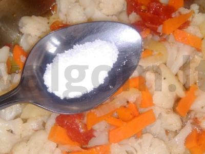 Brokolių kopūstas, troškintas su morkomis Žingsnis 2