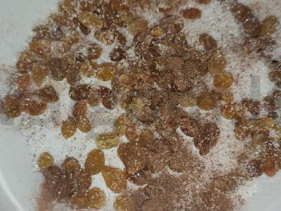 Prieskoniuoti rageliai su razinomis Žingsnis 2