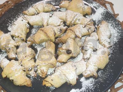 Prieskoniuoti rageliai su razinomis pagrindine nuotrauka