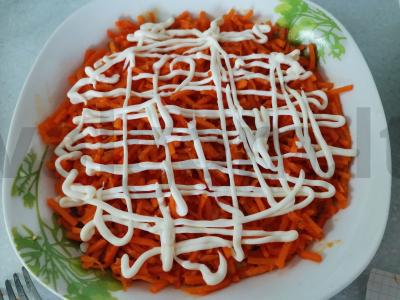 Salotas „Vyrų ašaros“ su vištienos krūtinėle, korėjietiška morkų salotomis ir grybais Žingsnis 5