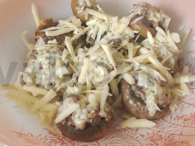 Įdaryti pievagrybiai pagrindine nuotrauka