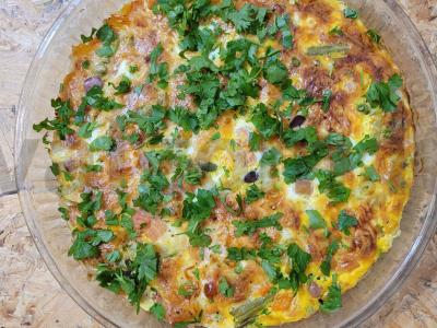 Frittata su daržovėmis ir sūriu orkaitėje pagrindine nuotrauka