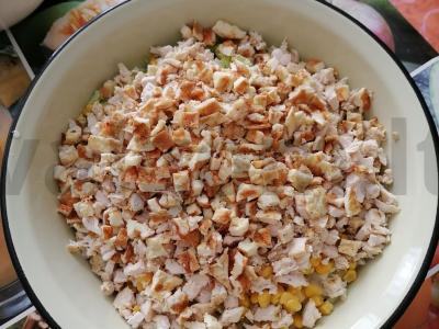 Salotas „Pavasario malonumas“ su vištienos filė Žingsnis 9