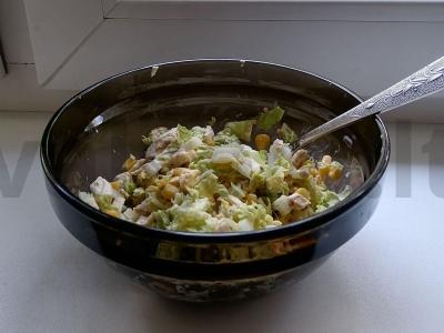 Salotas „Pavasario malonumas“ su vištienos filė pagrindine nuotrauka