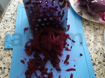 Virta burokėlių salotas Žingsnis 1