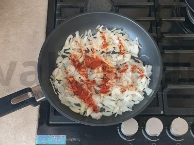 Troškinti baklažanai su paprika ir baziliku Žingsnis 1