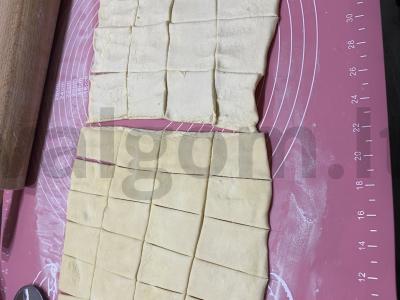 Sluoksniuotos bandelės su uogiene Žingsnis 2