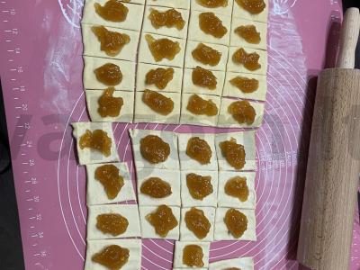 Sluoksniuotos bandelės su uogiene Žingsnis 3