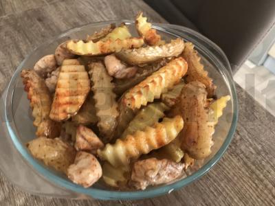 Banguota figūrinė kepta bulvė su mėsa pagrindine nuotrauka