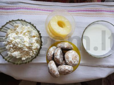 Meduolinis tortas su varške ir ananasais Žingsnis 1