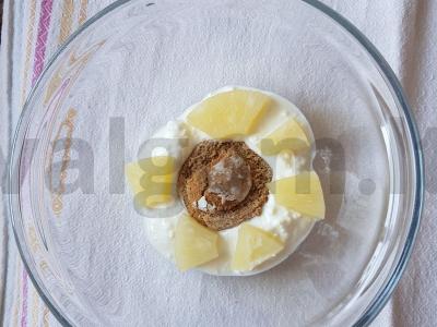 Meduolinis tortas su varške ir ananasais Žingsnis 3