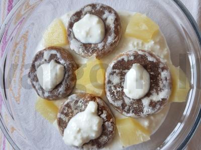 Meduolinis tortas su varške ir ananasais Žingsnis 4