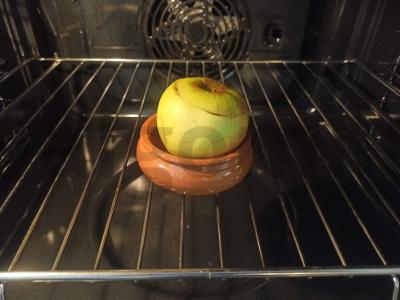 Keptas obuolys su šokoladiniu sviestu ir braškėmis Žingsnis 3