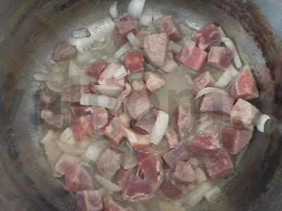 Kepinys iš kiaulienos su bulvėmis ir pomidorais Žingsnis 4