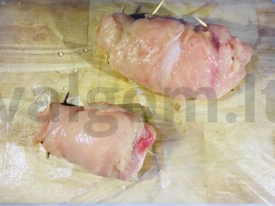 Vištienos filė su kumpiu ir sūriu ritinėliai Žingsnis 3