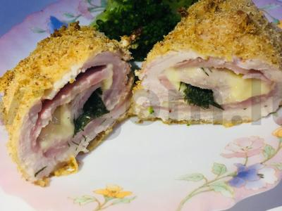 Vištienos filė su kumpiu ir sūriu ritinėliai pagrindine nuotrauka