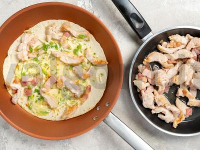 Tortas iš lavašo su kalakutienos filė ir kiaulienos šonine Žingsnis 3