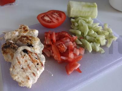 Šašlykas lavaše su vištiena, korėjietiška morkų salotomis ir šviežiais žalumynais Žingsnis 2