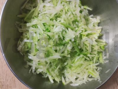 Švelnus ridikėlių salotas Žingsnis 2