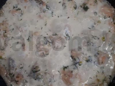 Lašiša grietinėlėje keptuvėje Žingsnis 4