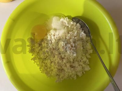 Mažai kaloringi varškės bandelės su bananų įdaru Žingsnis 1