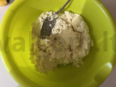 Mažai kaloringi varškės bandelės su bananų įdaru Žingsnis 4