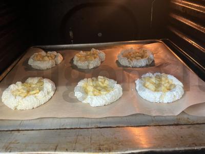 Mažai kaloringi varškės bandelės su bananų įdaru Žingsnis 8