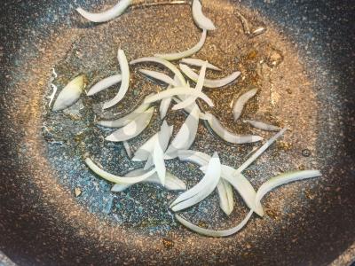 Lęšiai su ryžiais, svogūnais ir pomidorų pasta Žingsnis 3