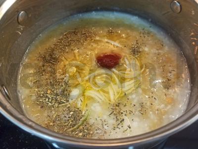 Lęšiai su ryžiais, svogūnais ir pomidorų pasta Žingsnis 5