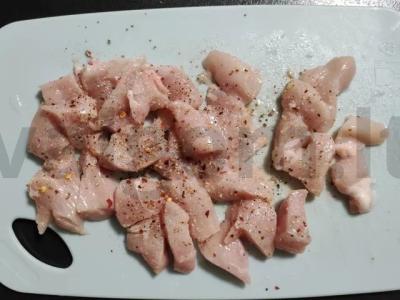 Sultingas vištienos filė su daržovėmis Žingsnis 1