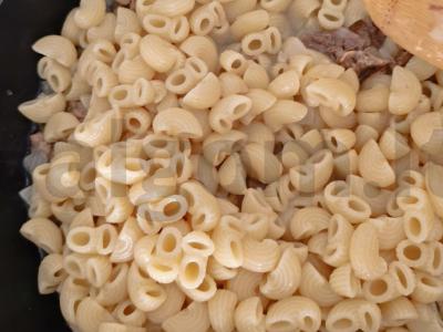 Makaronai su troškiniu grietinės padaže Žingsnis 6