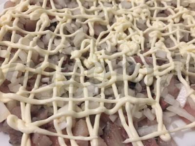 Salotas „Silkė po kailiu šventinis“ Žingsnis 2