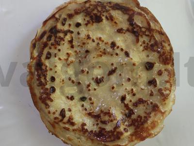 Švelnūs ploni blynai su kokosų pienu pagrindine nuotrauka