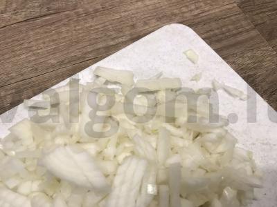 Perlo grūdų garnyras su svogūnais ir morkomis Žingsnis 2